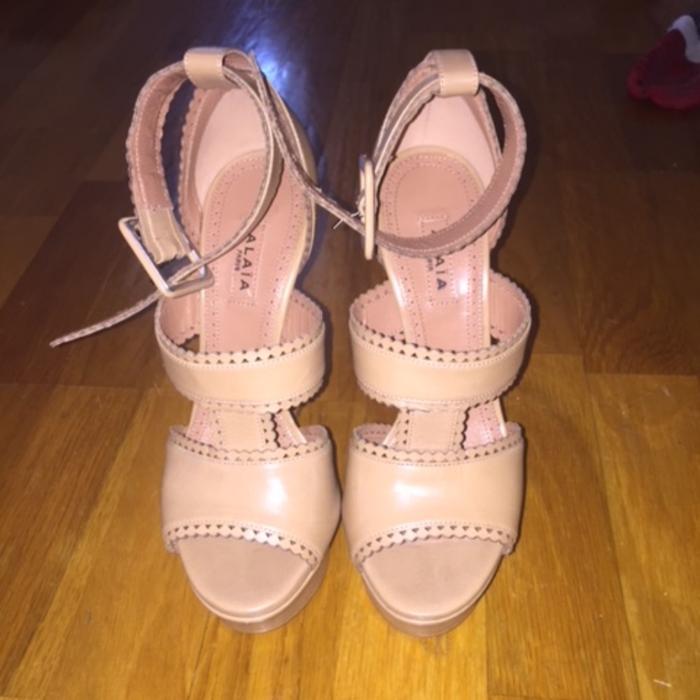 Alaia Leather Platform Sandals